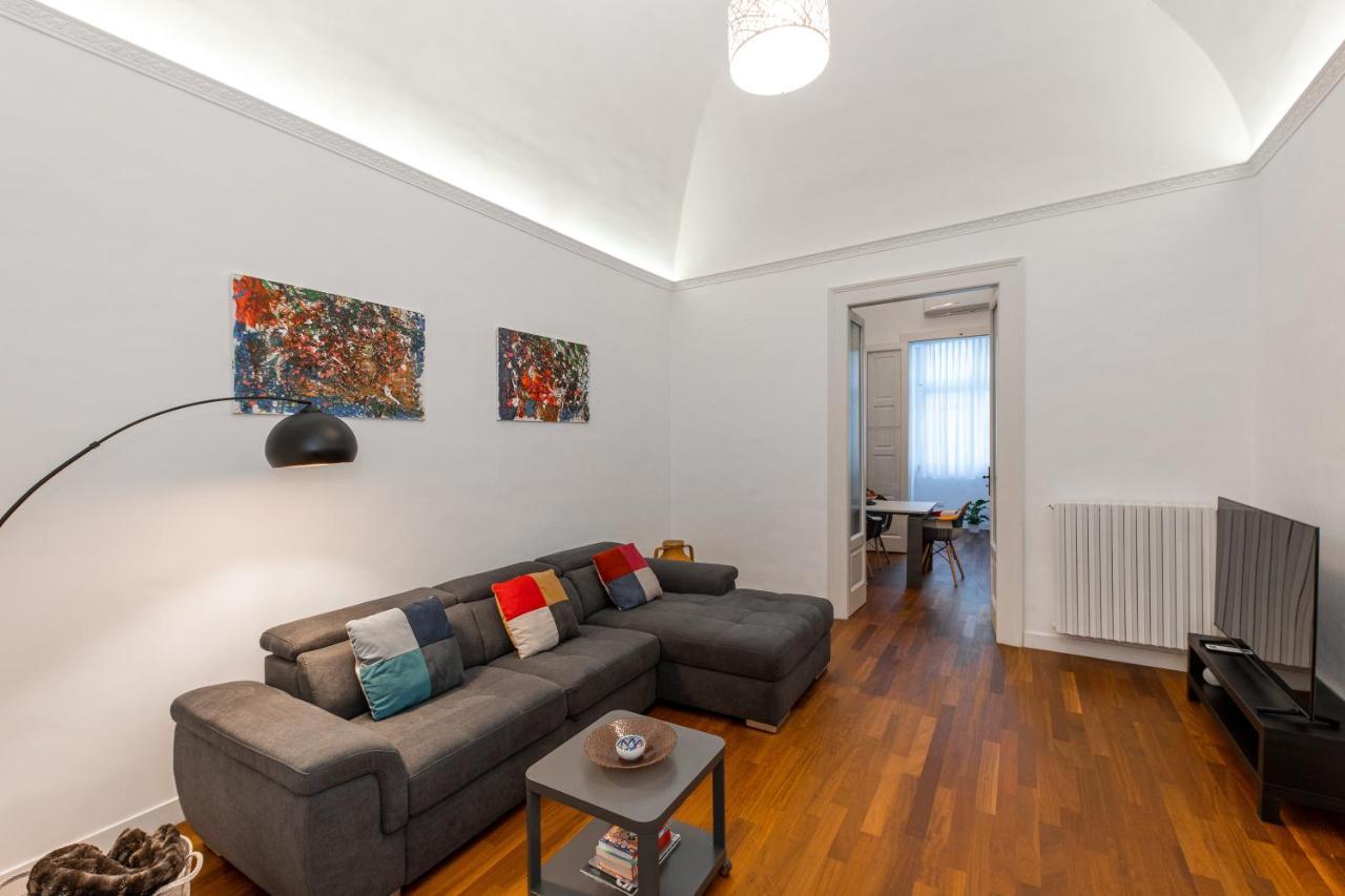 Casa Dei Visionari Apartment Бари Екстериор снимка