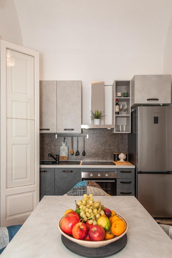 Casa Dei Visionari Apartment Бари Екстериор снимка